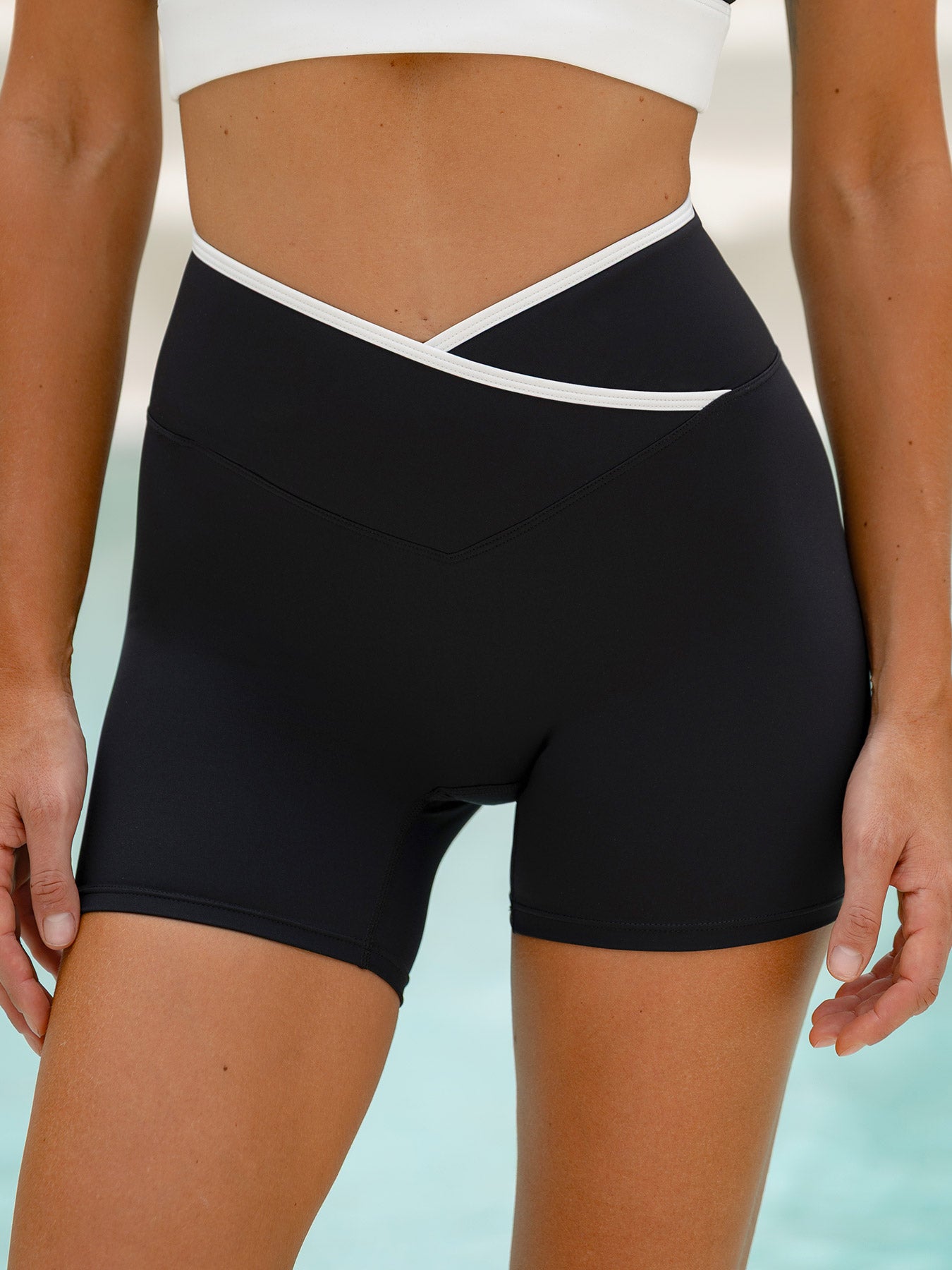Black Contrast Front-Cross Sports Shorts 5