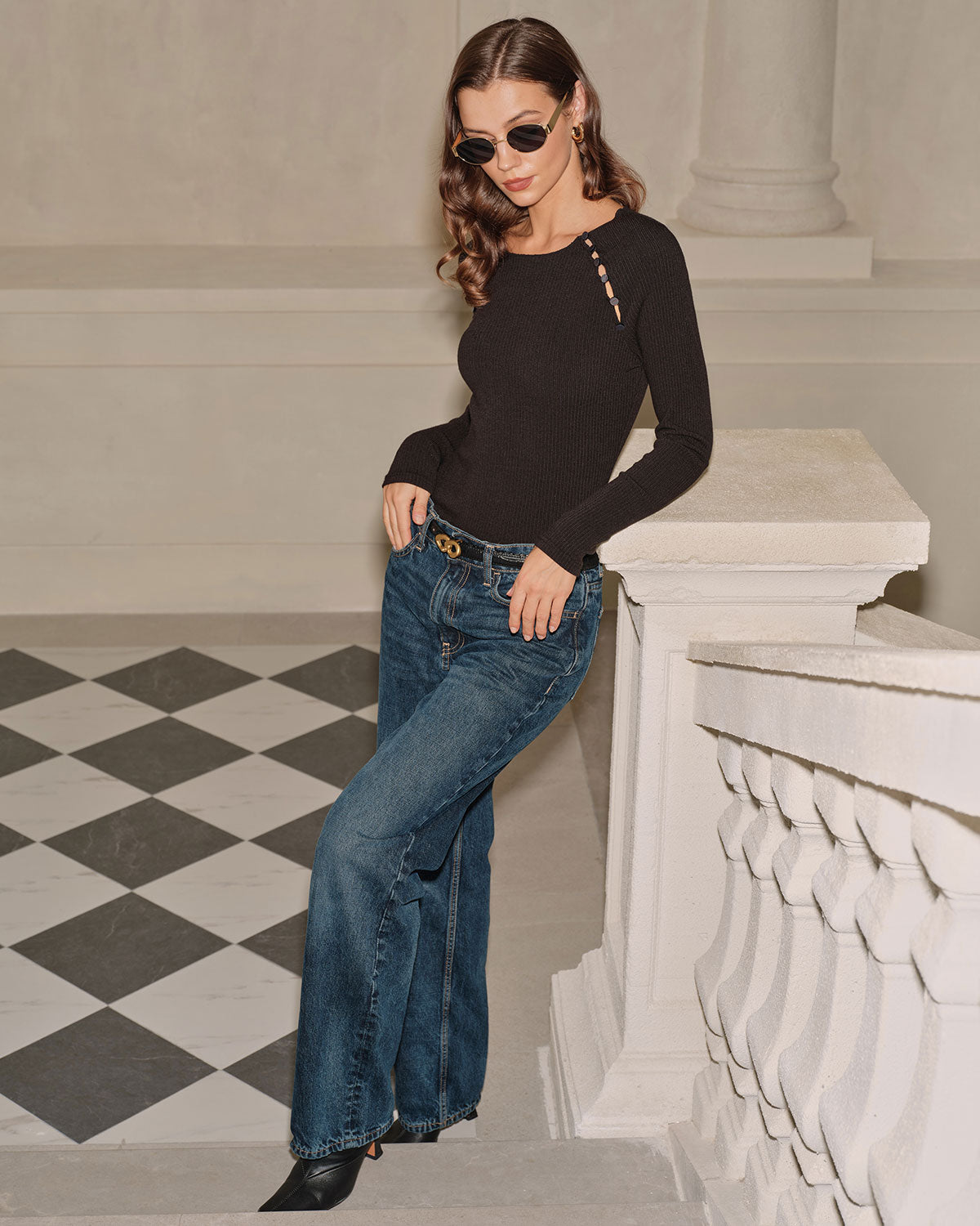 Black Long Sleeves Round Neck Slim Knit Tee